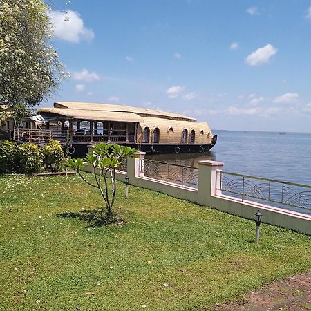 Aqua Castle Houseboat - By Aqua Jumbo Houseboats Hotel Alappuzha ภายนอก รูปภาพ