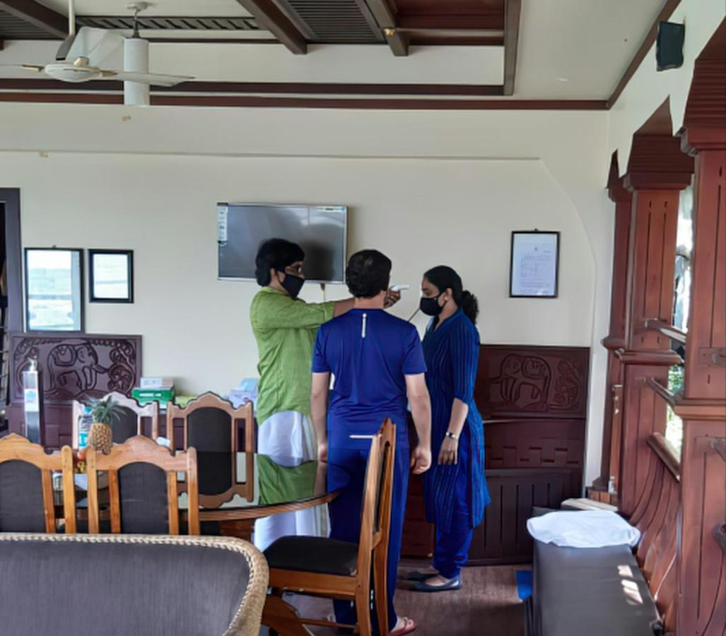 Aqua Castle Houseboat - By Aqua Jumbo Houseboats Hotel Alappuzha ภายนอก รูปภาพ