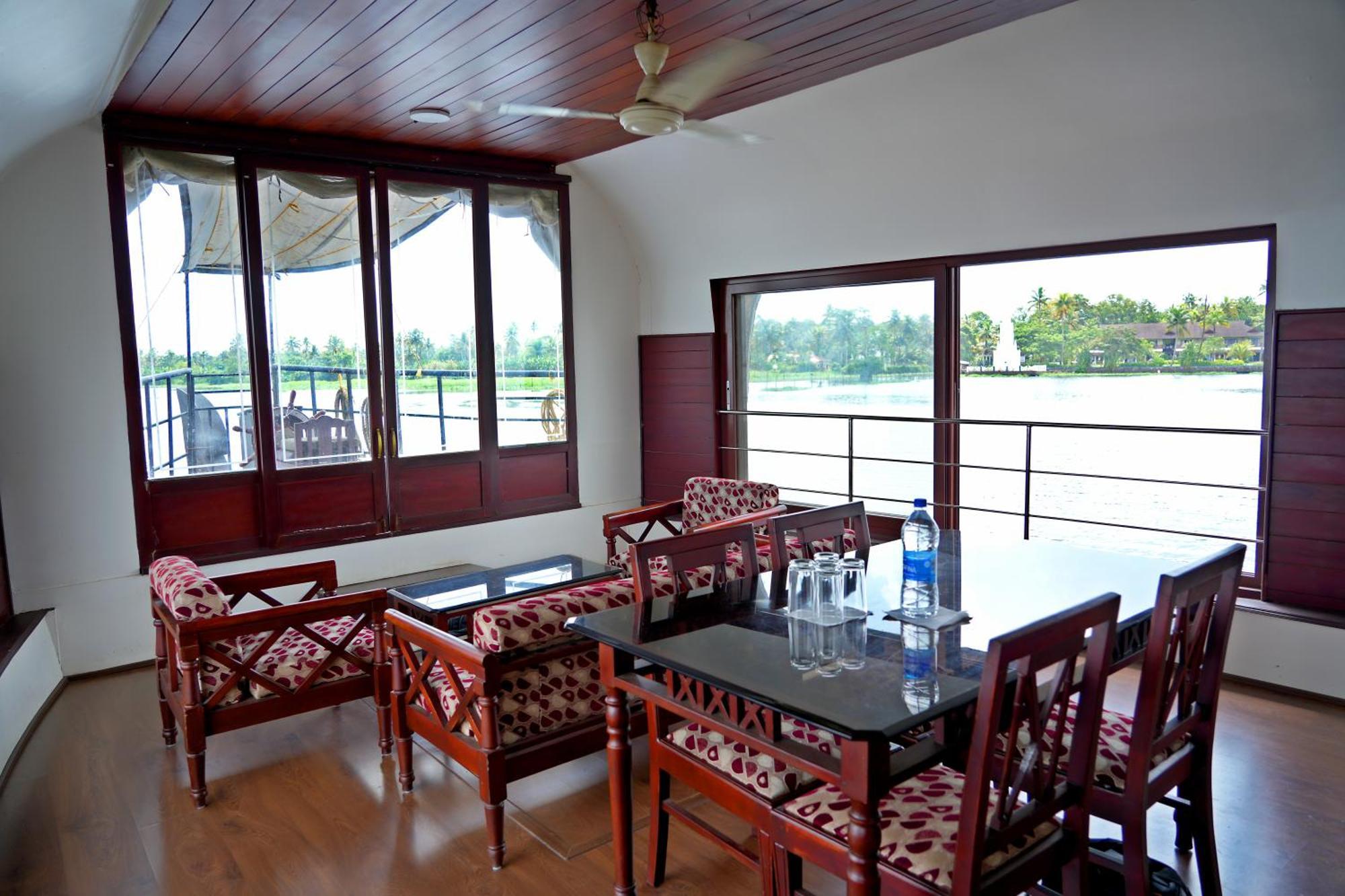 Aqua Castle Houseboat - By Aqua Jumbo Houseboats Hotel Alappuzha ภายนอก รูปภาพ