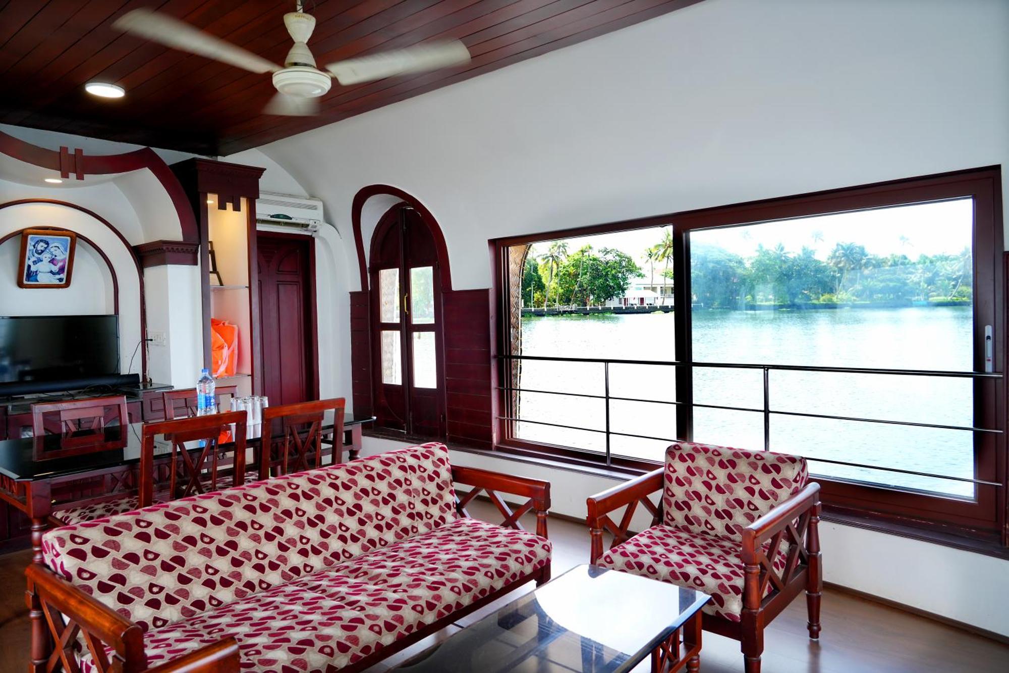 Aqua Castle Houseboat - By Aqua Jumbo Houseboats Hotel Alappuzha ภายนอก รูปภาพ