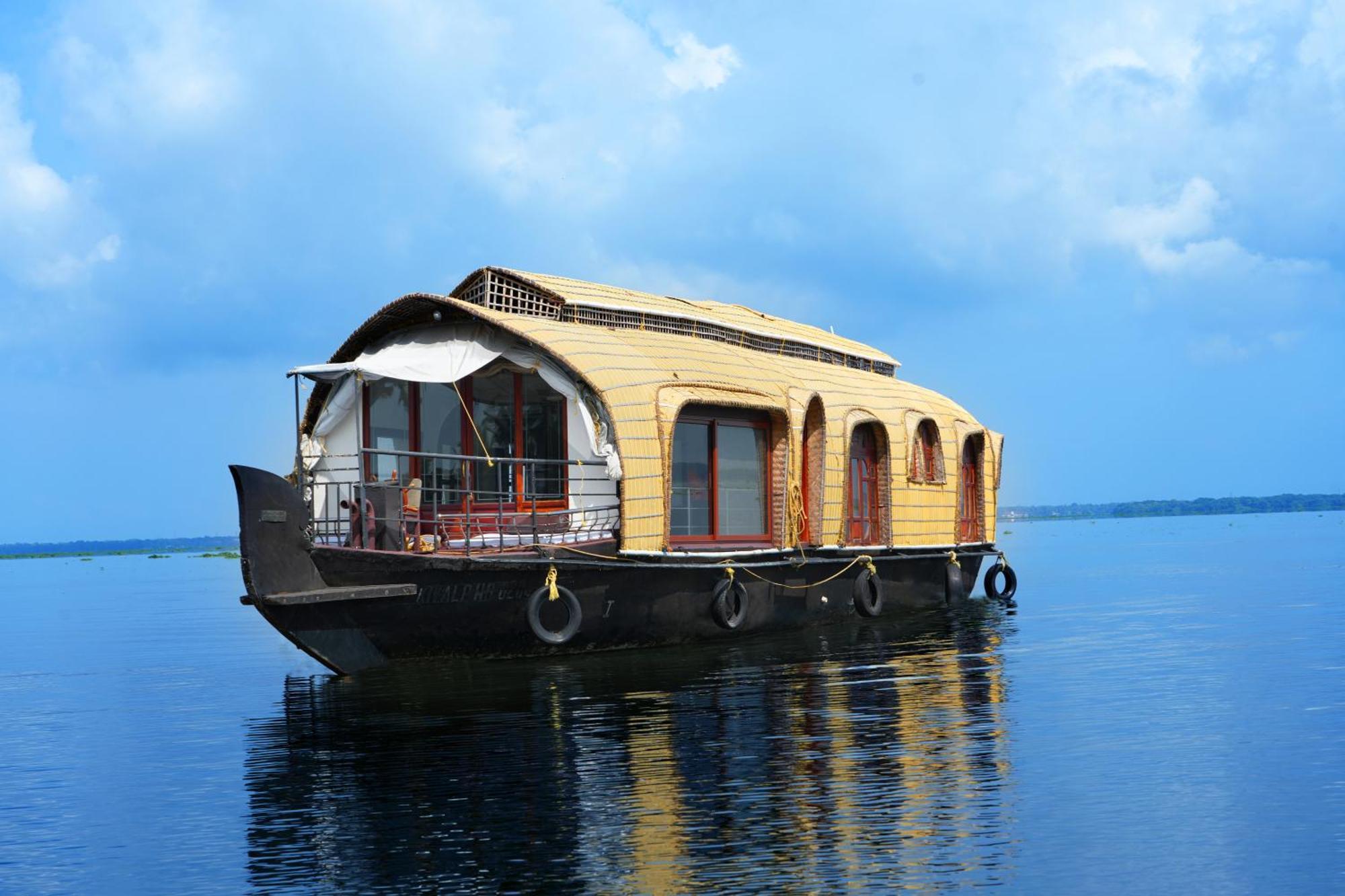 Aqua Castle Houseboat - By Aqua Jumbo Houseboats Hotel Alappuzha ภายนอก รูปภาพ