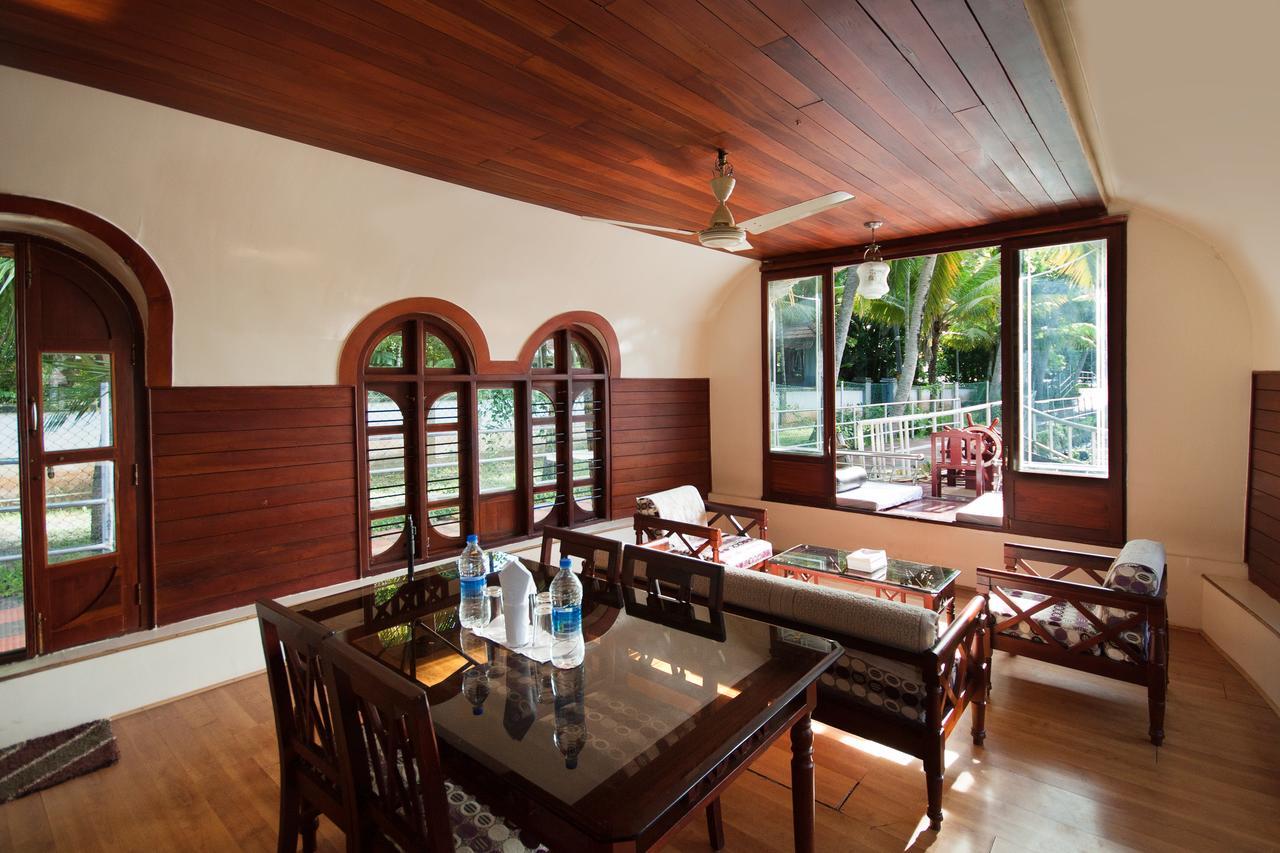 Aqua Castle Houseboat - By Aqua Jumbo Houseboats Hotel Alappuzha ภายนอก รูปภาพ